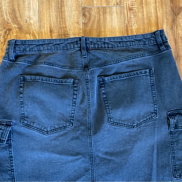 AVA & VIV Women’s Black Distressed Denim Jean Cargo Slim Skirt Size 17 - Picture 10 of 12